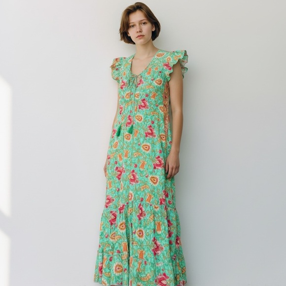 Dresses & Skirts - Bohemian floral maxi dress